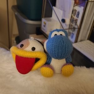 Yoshi and Poochy amibos